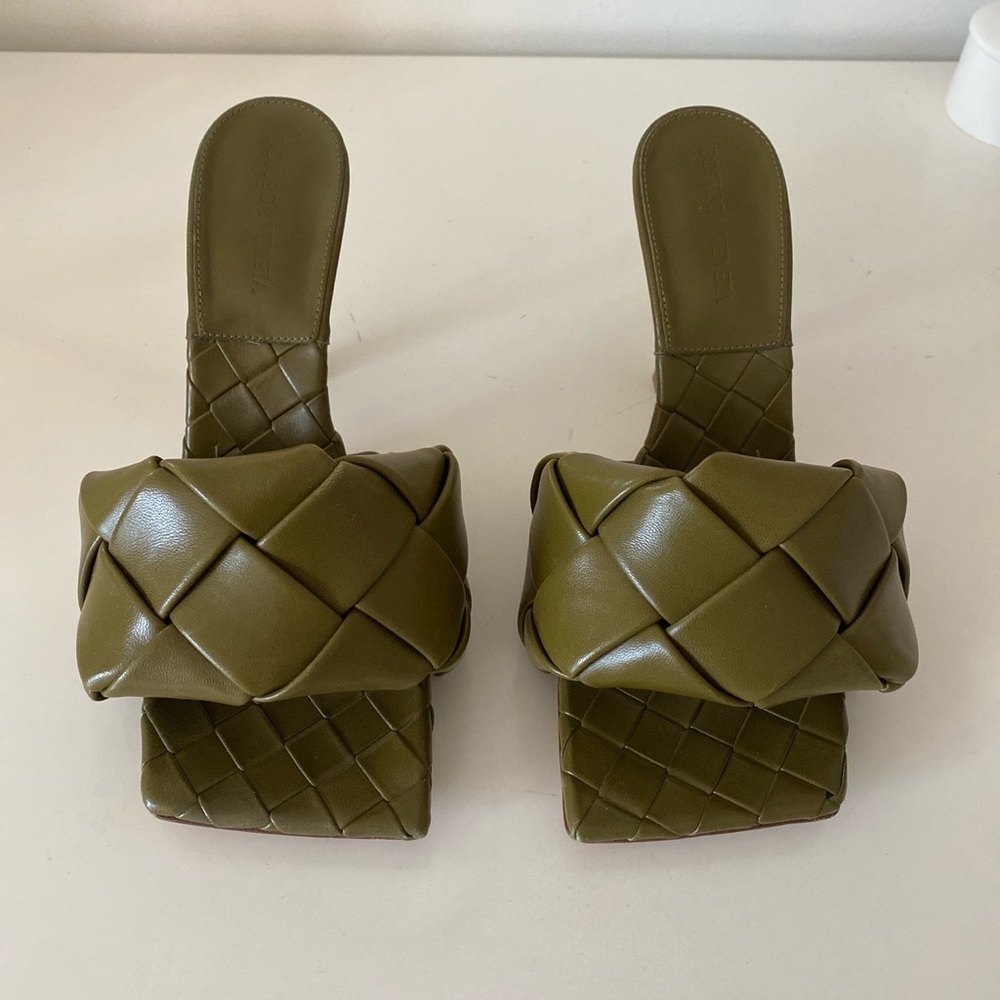 Bottega Veneta green heels
